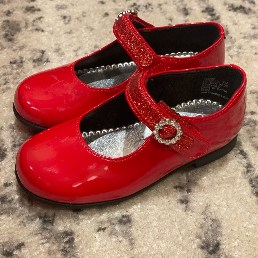 Like New Toddler size 7 shoes